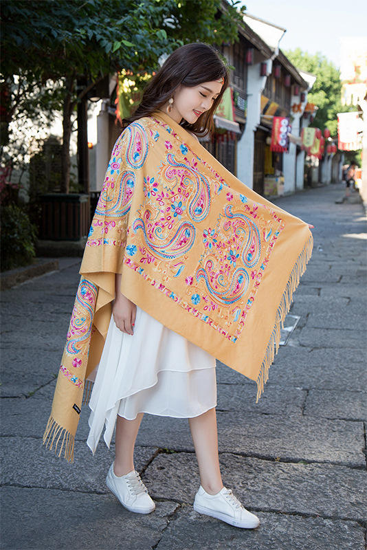 สีเหลือง