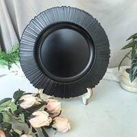 Assiette de Présentation Noire en Plastique de 13 Pouces, Bord Festonné Plissé, Jetable et Durable, Idéale pour le Nouvel An, les Mariages et les Banquets – Vente en Gros