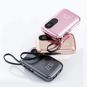 Chargeur portable personnalisé avec logo, 10000 mAh, 20000 mAh, sortie USB Type C, charge rapide 22,5 W, batterie externe avec câble intégré - Product Image 1