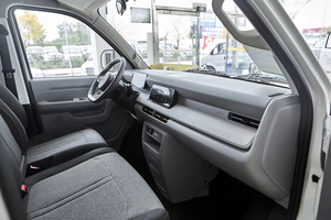 Camionnette électrique Ruichi C3 2025 : Autonomie CLTC de 327 km avec les versions Venture/Pioneer/Transcend - Product Image 6