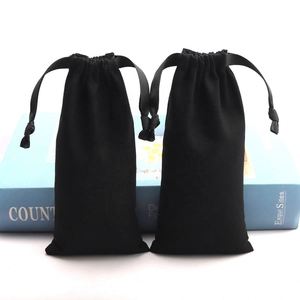 Sac à bijoux en coton mousseline noir avec impression de logo personnalisée de luxe, petit sac cadeau en coton doux avec cordon de serrage - Product Image 3