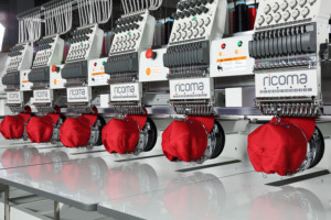 Máquina de Bordar <span class=keywords><strong>Industrial</strong></span> Digital Computarizada de Última Generación 2023, Máquina de Bordar Camisetas de 12/15 Agujas y 8 Cabezales - Product Image 2