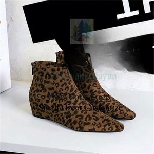 Chaussures bohèmes hippies, <span class=keywords><strong>bottes</strong></span> en cuir de vachette à motif floral fait main - Product Image 1