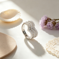 Glitzernder Pavé-Zirkonia-Ring mit Rhodium-Weißgold-Beschichtung, Fächerförmiger Muscheldesign, Breiter Damenring für Hochzeit, Geburtstag und Jubiläum