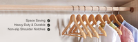 Cintre Premium en bois de hêtre plat avec barre carrée et crochet argenté perlé pour costumes et cravates