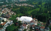 Stade de volley-ball multifonctionnel à structure gonflable en membrane dôme