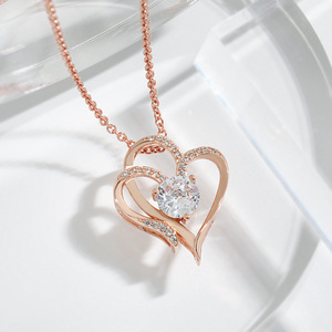 Collar con Colgante de Corazón de Plata de Ley 925 de Kingcome, Regalo de San Valentín para Mujeres y Niñas - Product Image 3
