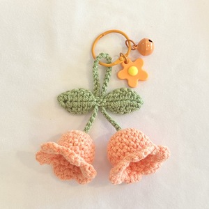Amigurumi fatti <span class=keywords><strong>a</strong></span> mano in <span class=keywords><strong>maglia</strong></span> Crochet Campanula Bellflower giglio della valle fiore artificiale uncinetto fiore <span class=keywords><strong>portachiavi</strong></span> borsa rosa Charm - Product Image 3