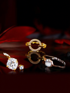Anello Geometrico in Cristallo Placcato Oro con Incastonatura a Pavé, Minimalista per Uso Quotidiano Femminile - Product Image 2