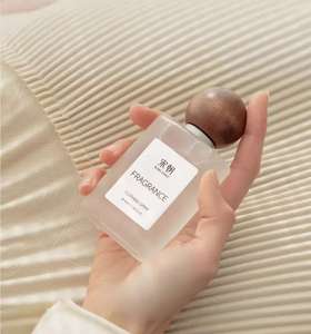 Proveedor de Marcas de Lujo Ofrece Venta al por Mayor de <span class=keywords><strong>Perfumes</strong></span> Masculinos de Lujo con Fragancia Amaderada de Larga Duración a Precios de Descuento - Product Image 2