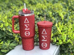 Taza <span class=keywords><strong>de</strong></span> Viaje <span class=keywords><strong>de</strong></span> Acero Inoxidable <span class=keywords><strong>de</strong></span> Doble Pared con Aislamiento al Vacío y Diseño <span class=keywords><strong>de</strong></span> Diamantes <span class=keywords><strong>de</strong></span> Imitación <span class=keywords><strong>de</strong></span> 17 oz <span class=keywords><strong>de</strong></span> la Hermandad Griega Delta Sigma Theta para Mujer - Product Image 2