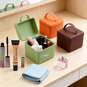 Nuevas llegadas: Bolsa de almacenamiento cuadrada de silicona de pequeña capacidad con logotipo personalizado para cosméticos y maquillaje para mujer - Product Image 2