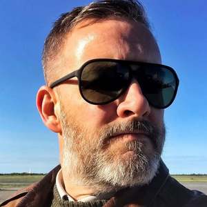 Lunettes de soleil polarisées sportives pour hommes et femmes, monture large tendance 2025, verres TAC UV400, avec logo personnalisé - Product Image 2