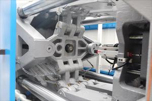 99new Haitian 250 Ton <b>Small</b> Horizontal PLC-Controlled Hydraulic Injection Molding Machine Pump Screw Servo Motor Gearbox 3-Year - Product Image 6