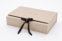 Boîte cadeau rigide de luxe avec logo personnalisé, ruban et fermeture magnétique, en papier, pour cosmétiques, parfums et accessoires