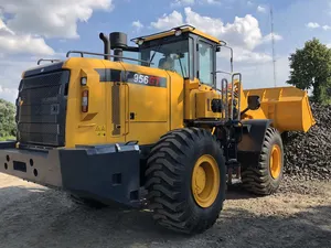 SINOTRUK Wheel Loader 966 dengan beban 6 Ton 3.7 CBM Bucket dari Changlin diskon besar di Afrika