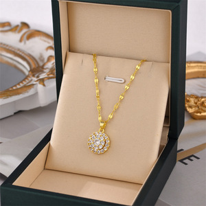 Collar con colgante de múltiples opciones de circón de perla de acero inoxidable dorado llamativo al por mayor, collar con colgante sin deslustre para mujer - Product Image 4