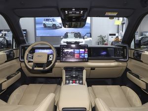 2025 BYD Equation Leopard 5 (BaO 5) 1,5 T PHEV SUV, God's Eye Ultra, 125km Pure Elec. Gama, lista para exportar - Product Image 6