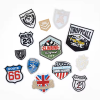 Patchs brodés en gros, patchs en tissu brodés en forme de bouclier, broderie de badges pour projets de vêtements DIY