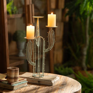 Portavelas de Hierro Forjado Estilo Industrial con Dos Brazos para Decoración del Hogar - Product Image 1