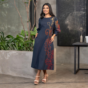 Vestido Elegante Premium Azul Marino con Mangas Abullonadas y Bordado Floral, Ropa para Mujer al por Mayor - Product Image 6