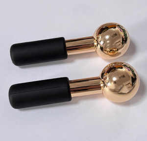 Rodillo facial de acero inoxidable 304 con baño de oro y esferas de enfriamiento - Product Image 1