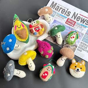 Miniature Fruits <span class=keywords><strong>Laine</strong></span> Feutre Porte-clés À La Main Fraise Cerise Banane Raisin Citron Avocat En Peluche Jouets Légumes Charmes Porte-clés - Product Image 5
