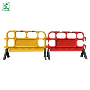 Barrières de circulation extérieures en PE et blocs routiers en PVC et HDPE, garde-corps autoroutiers pour le contrôle des foules - Product Image 4