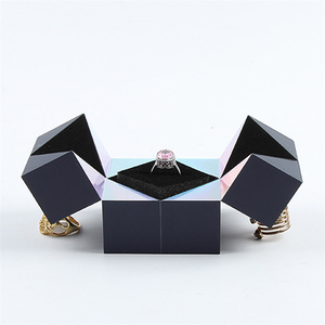 Lampada a Led cassa del tesoro girevole in oro due O Kit dimensioni piccola collana verde anello Set scatola cassetto scatola per imballaggio <span class=keywords><strong>gioielli</strong></span> per ragazze - Product Image 1