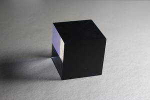 Divisor de Feixe Polarizado em Cubo de Canto Ruike H-K9L H-ZF3 de Alta Precisão Personalizado com Vidro Óptico de Sílica Fundida e Revestimento AR - Product Image 2