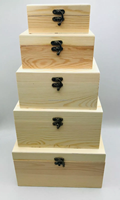 Boîte à bijoux en bois de pin faite à la main avec couvercle à charnières, boîte cadeau non peinte pour le rangement d'outils, de jouets, art populaire européen, thème de l'amour poli