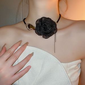 2024 nueva llegada tela <span class=keywords><strong>de</strong></span> malla negra 3D flor collar gargantilla dulce collar grande Boho negro Rosa flor collares al por mayor - Product Image 2
