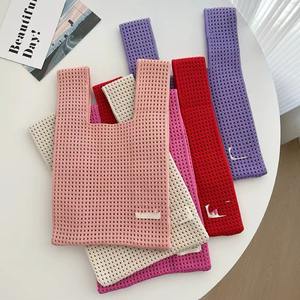 Sac en tricot de couleur unie en polyester, sac à poignet en maille de grande capacité, sac carré, sac en tricot ajouré de style coréen - Product Image 4