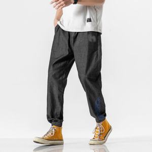 กางเกงยีนส์ทรงจ็อกกิ้งสำหรับผู้ชาย ผลิตจากผ้าฝ้ายน้ำหนักเบา เหมาะสำหรับแฟชั่นลำลอง ตัวเลือกที่ดีที่สุดสำหรับการสวมใส่ในชีวิตประจำวัน - Product Image 3