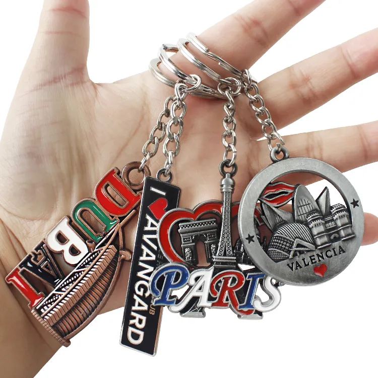 Porte-clés porte-clés en métal avec lettre de logo d'entreprise mignon personnalisé Porte-clés porte-clés en émail dur doux bon marché