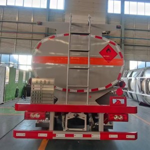 Camion-citerne à essence et diesel à transmission manuelle de 8 tonnes, fabricant de fourniture directe ; roues motrices 4x2, état d'<span class=keywords><strong>occasion</strong></span>, carburant <span class=keywords><strong>GPL</strong></span> - Product Image 6