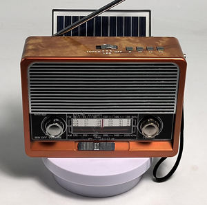 Radio multibandes FM AM SW vintage à grain de bois, alimentée par énergie solaire, avec haut-parleur intégré et lampe torche pour usage domestique et extérieur - Product Image 6