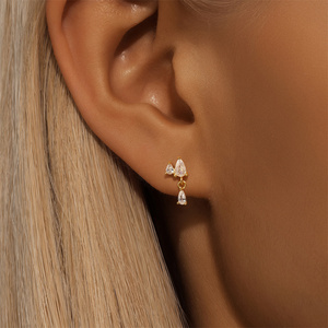 ROXI - Aretes Minimalistas al por Mayor de Plata de Ley S925 con Tres Gotas de Agua Geométricas y Circonita 5A para Mujeres y Niñas - Product Image 4