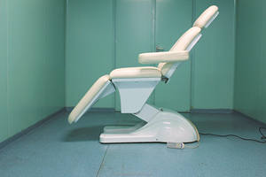 モダンなLK三機能電動エステベッド（フェイシャル/ボディトリートメント用）CE認証済み 長さ207cm 耐荷重200kg - Product Image 2