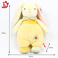 Bébé poupée doux et mignon jouet en peluche lapin jouets en peluche fraise lapin en peluche personnalisé
