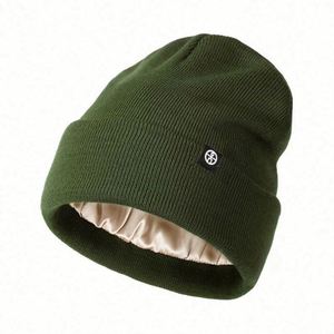 Bonnet d'hiver en tricot de couleur unie avec doublure en satin, personnalisable avec logo brodé 3D, pour usage professionnel et plage, fabriqué en Chine - Product Image 3