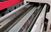 Hualong Machinery HKNC série 5 axes CNC multifonction granit scie pont découpeuse avec prix bon marché