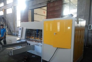 Machine de découpe automatique de carton ondulé avec alimentation par bords de guidage - Product Image 2