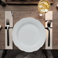 Assiette en céramique blanche de 8,85 pouces en forme de feuille de lotus, personnalisable avec logo OEM, de haute qualité, pour servir des collations, vente en gros