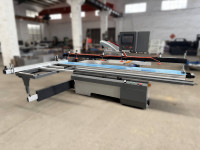 Scie à table coulissante de coupe entièrement automatique Alimentation sous pression pneumatique Scie à panneaux CNC robuste pour contreplaqué MDF