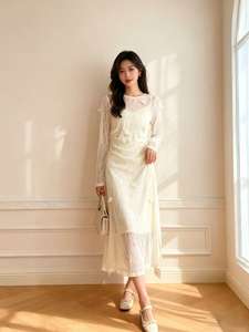 Robe moulante transparente de luxe pour femmes, coupe exquise, texture douce, design élégant haut de gamme - Product Image 4