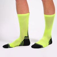 Haute qualité hommes athlétique Performance équipage conception sur mesure impression Logo chaussette de sport cyclisme course chaussettes de Compression
