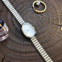 Montre à Quartz Tendance avec Bracelet Chaîne, Cadran Ovale, Boucle Empilable, Polyvalente pour Femme