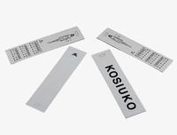 Étiquette suspendue en papier d'art mat UV 350g avec estampage à chaud doré pour les étiquettes de marque de vêtements