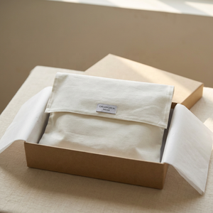 Sac enveloppe en coton et lin recyclable de haute qualité avec fermeture à cordon, logo imprimé à l'écran pour l'emballage de bijoux et de montres - Product Image 1
